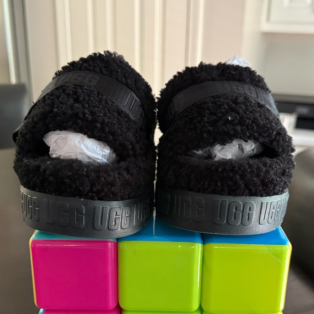 UGG Black Fuzzy Open-Toe Slides - Picture 1 of 16